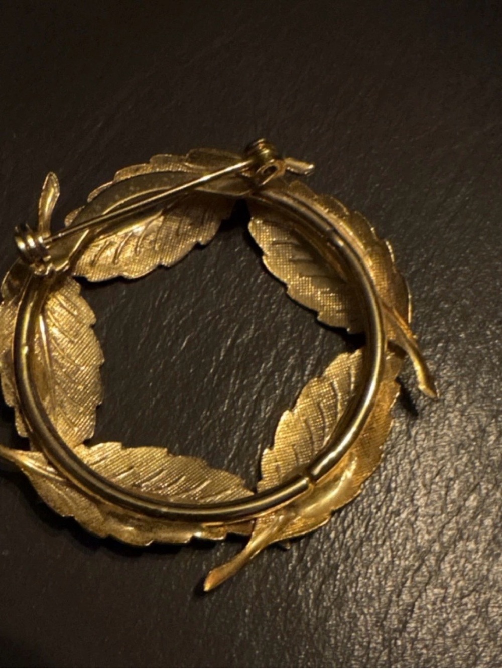 Gold Leaf Wreath Brooch - Elegant Women's Jewelry